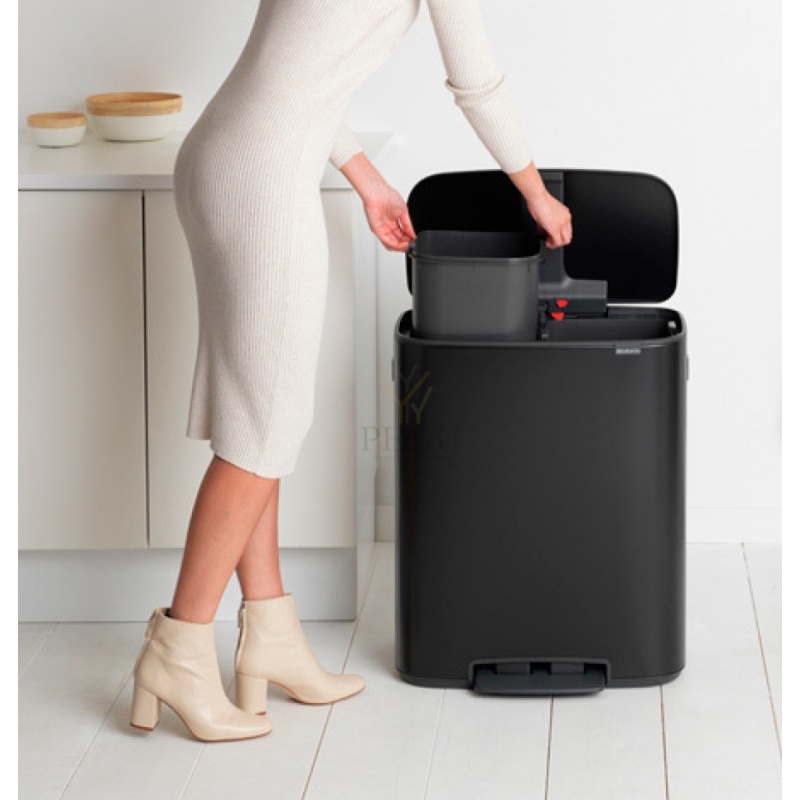 Мусорное ведро с педалью soft-close Brabantia BO, 2x30L матовый чёрный