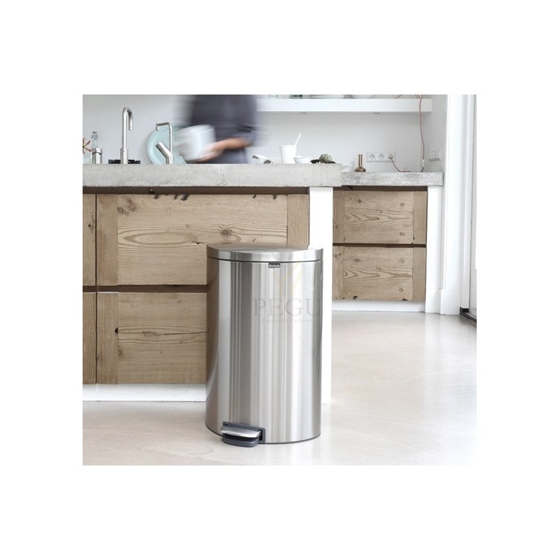 Brabantia FLATBACK+ Урна для сортировки мусора с педалью soft-closed 30L, матовая сталь FPP