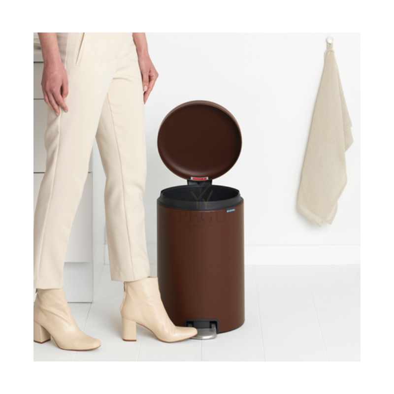 Brabantia pedaaliga prügikast Newicon 20L, Mineral Cosy Brown