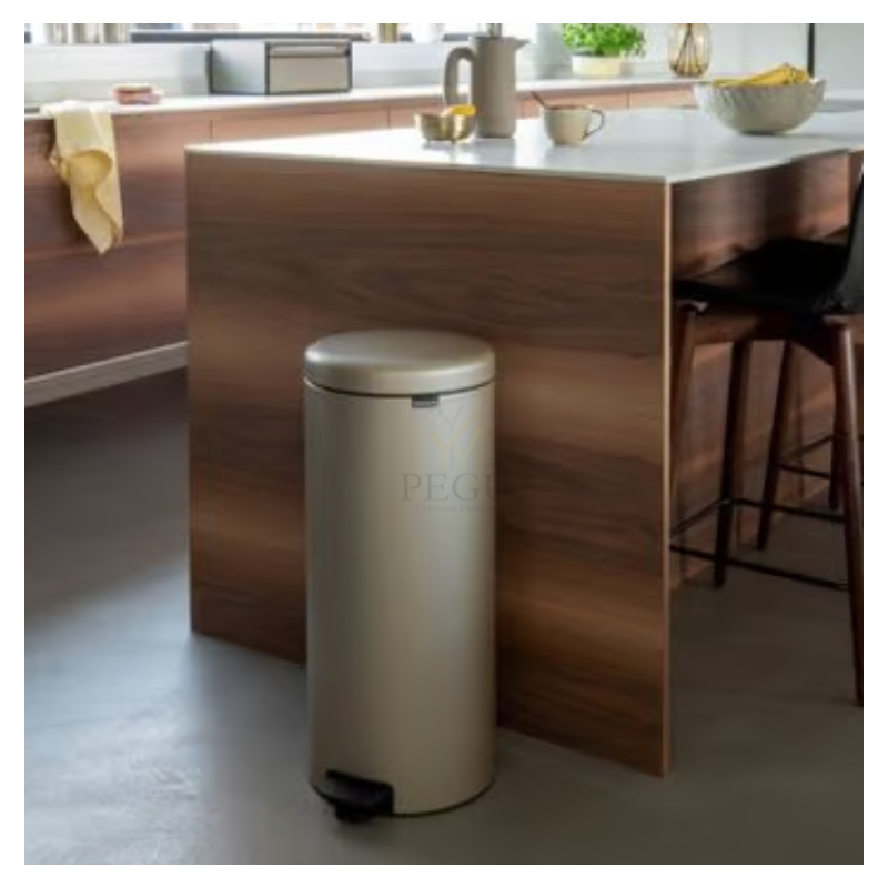 Newicon Brabantia мусорница 30l, с педалью, плавное закрывание Metallic Gold