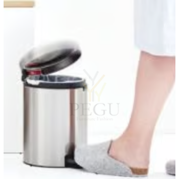 Brabantia prügikast Matt steel Fingerprint Proof pedaaliga 5 L PEGU 4.png