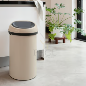 Brabantia prügikast 60L Touch bin Soft Beige1.png