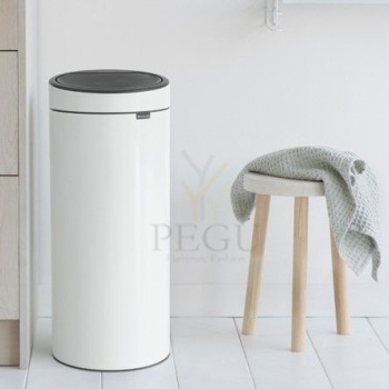 Brabantia Touch bin prügikast 115141 valge white1.jpg