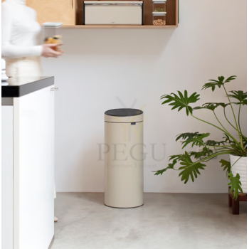 Brabantia prügikast TOUCH bin 30L  Soft Beige3.png