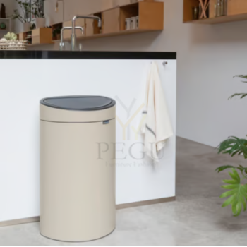 Brabantia prügikst 40L Touch Bin Soft Beige1.png