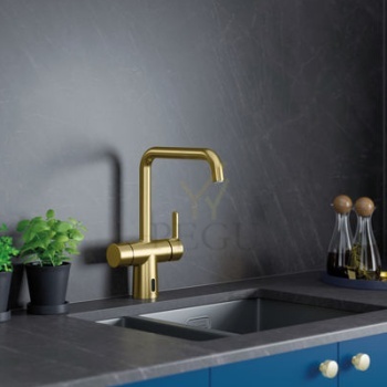 7406279_silhouet_touchless_brushed_brass_kitchen_miljoe-1.jpg