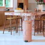 Newicon Brabantia pedaaliga prügikast 30l, vaikselt sulguva kaanega Warm Copper