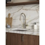 Кухонный смеситель Damixa Iris с выдвижным носиком шлифованная сталь PVD 911204635