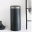 Brabantia prügiksat 115448 Touch bin 30L matt must FPP lid kaan kaas1.jpg